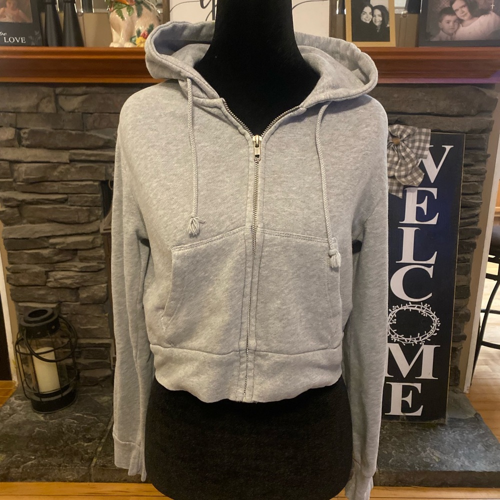 Brandy Melville Light Gray Cropped Zip-Up Hoodie